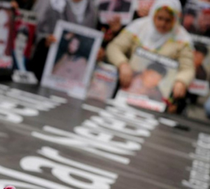 18-yildir-kocasini-bekliyor